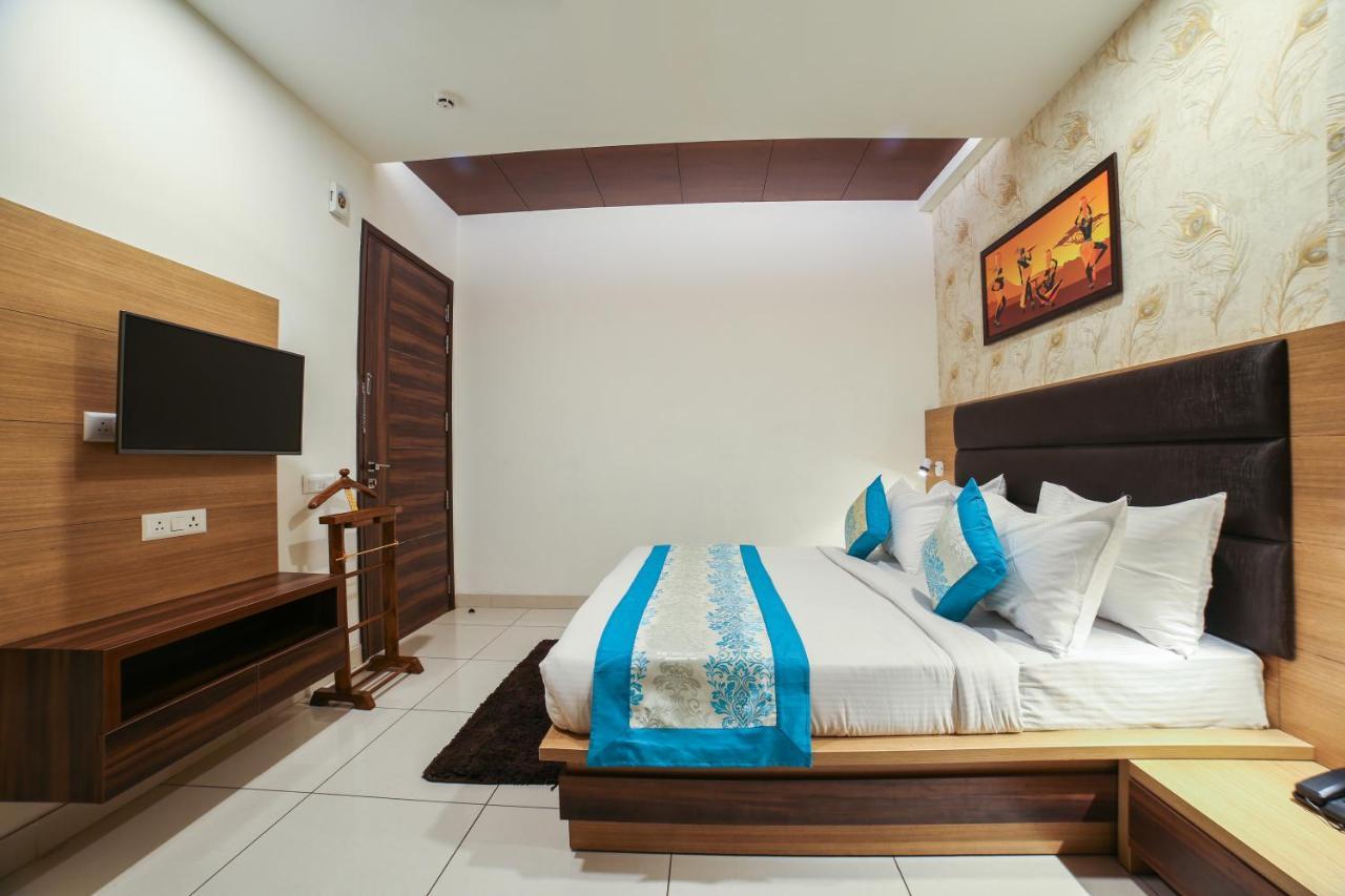 Hotel Grand Regency By Jmd Group Near Delhi Igi Airport Нью-Дели Экстерьер фото