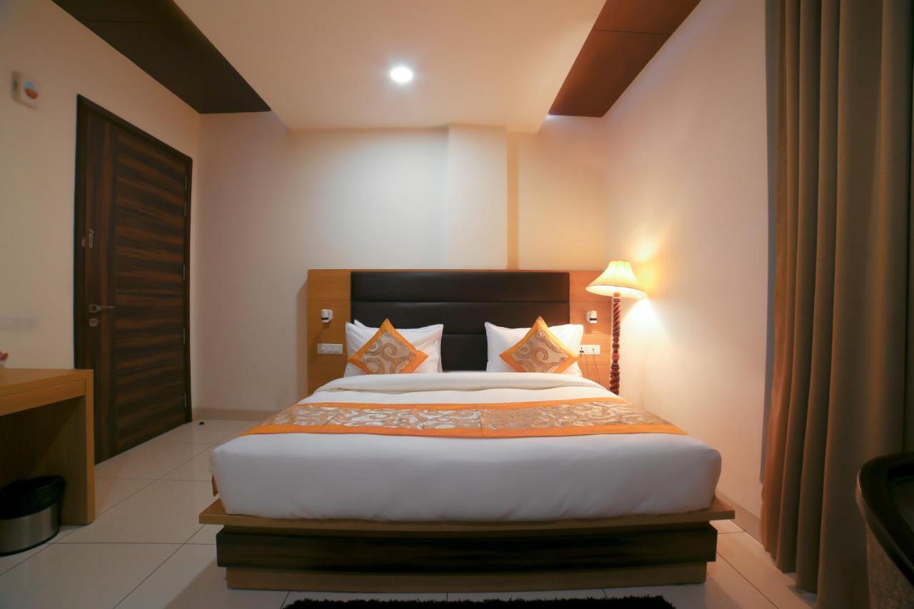 Hotel Grand Regency By Jmd Group Near Delhi Igi Airport Нью-Дели Экстерьер фото
