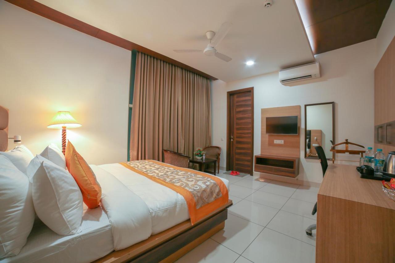 Hotel Grand Regency By Jmd Group Near Delhi Igi Airport Нью-Дели Экстерьер фото